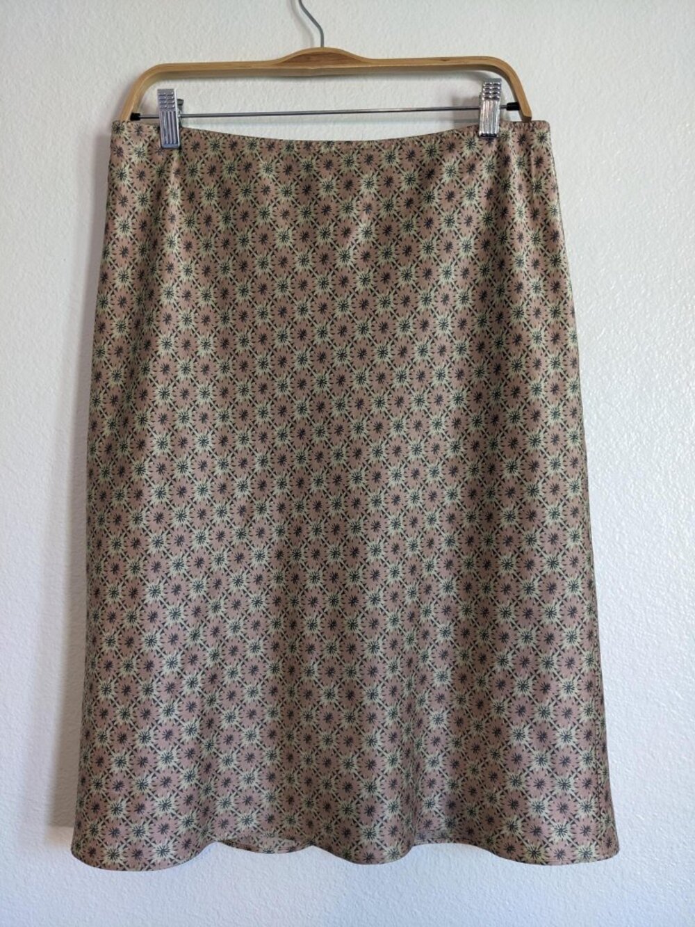 Beautiful Banana Republic Silk Skirt - W 12